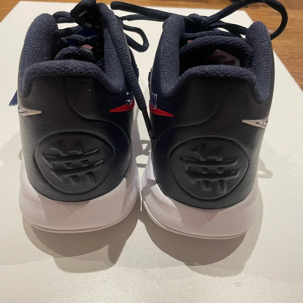 Nike Kyrie Flytrap 3 GS 'Obsidian Gym Red' NWB